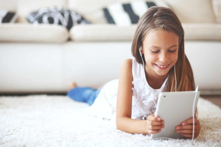 Summer Travel, Mobile Devices, And Kids’ Hearing Health